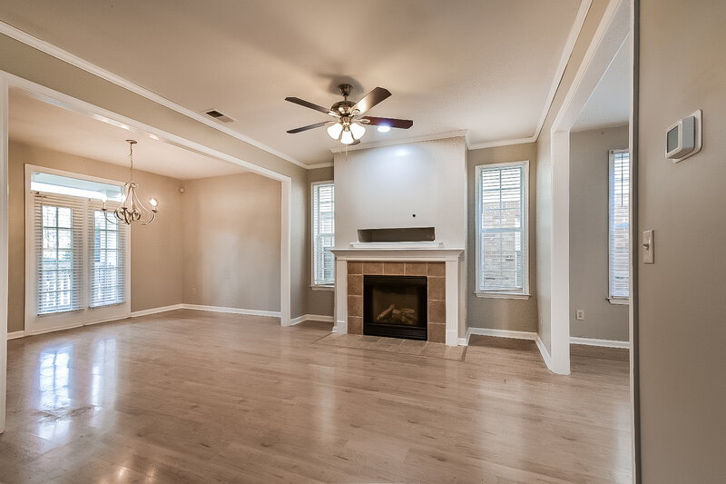 1,965/Mo, 8531 Griffin Park Dr Cordova, TN 38018 Living Room View 2