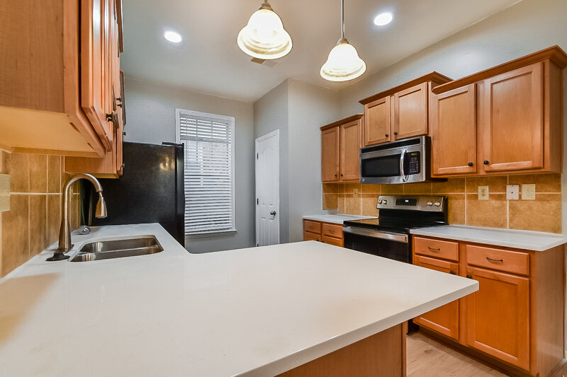 1,965/Mo, 8531 Griffin Park Dr Cordova, TN 38018 Kitchen View
