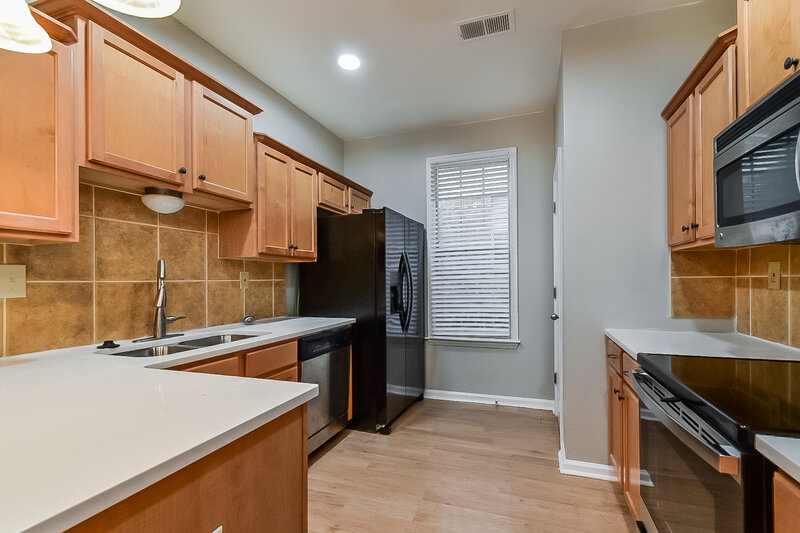 1,965/Mo, 8531 Griffin Park Dr Cordova, TN 38018 Kitchen View 2