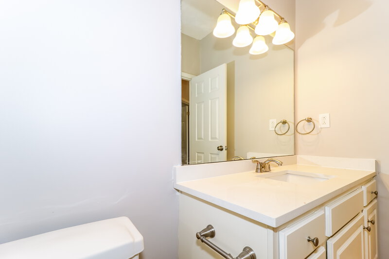 2,295/Mo, 4114 Course View Cv Bartlett, TN 38135 Bathroom View