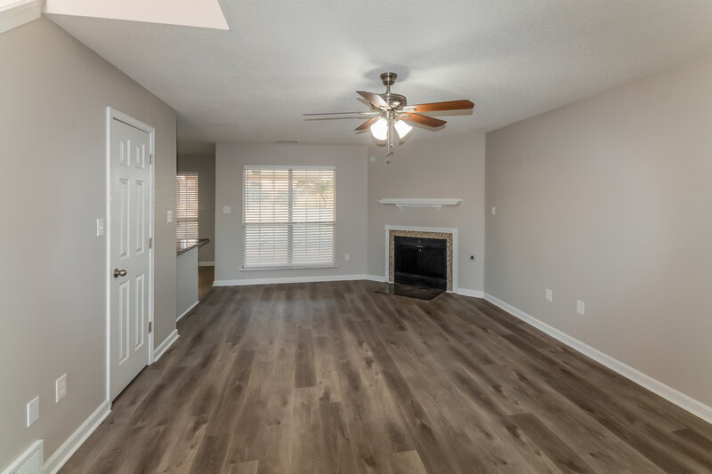 1,825/Mo, 7411 Winston Cv Walls, MS 38680 Living Room View 2