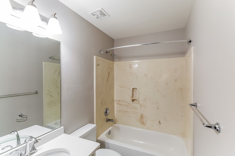 1,825/Mo, 7411 Winston Cv Walls, MS 38680 Bathroom View