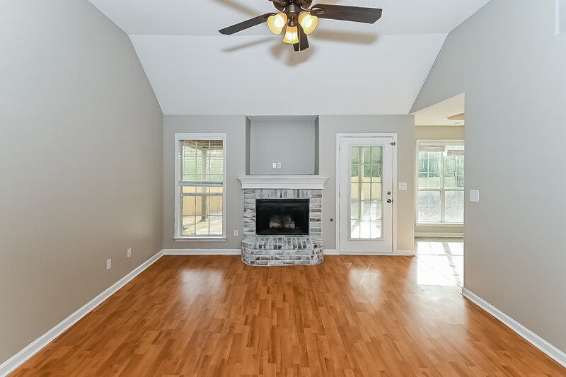 2,155/Mo, 1236 Biloxi St Hernando, MS 38632 Living Room View 2