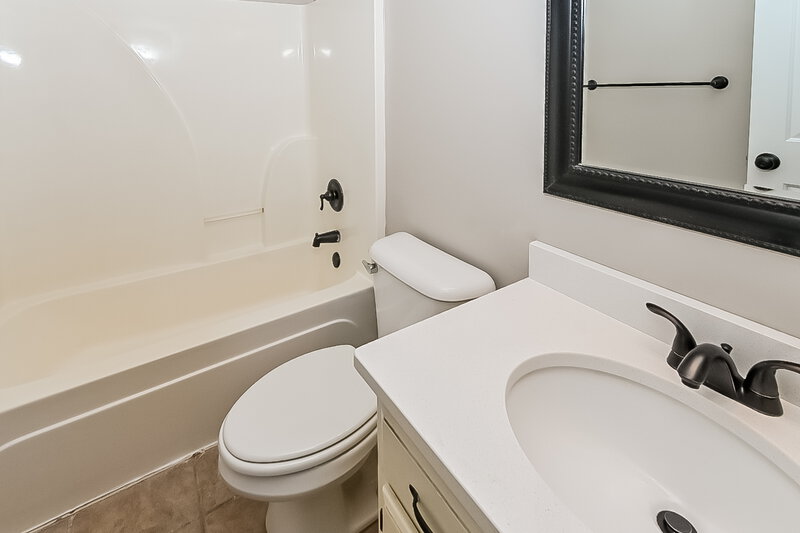 2,155/Mo, 1236 Biloxi St Hernando, MS 38632 Bathroom View