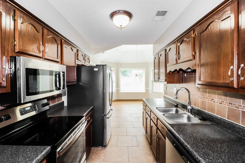 1,995/Mo, 6399 Yale Rd Bartlett, TN 38134 Kitchen View 2