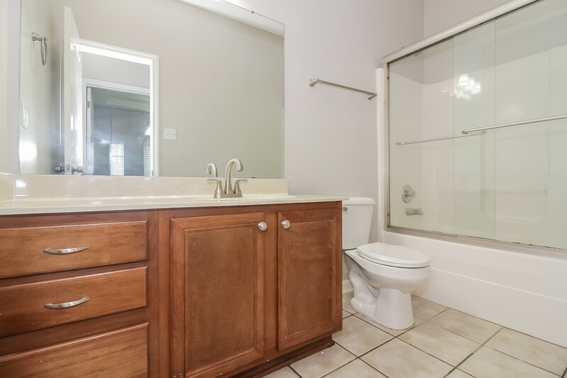 1,965/Mo, 70 Penny Ln Oakland, TN 38060 Bathroom View