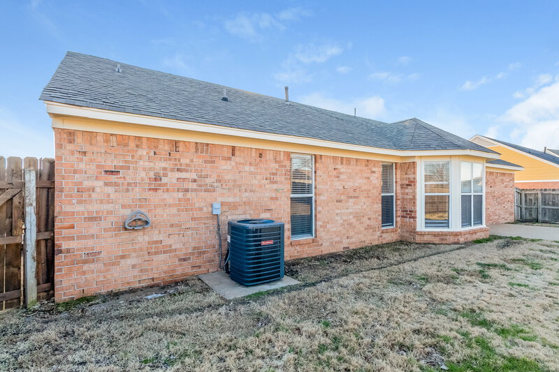2,590/Mo, 4278 Edmonton St Horn Lake, MS 38637 Rear View