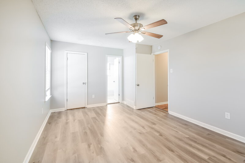 1,975/Mo, 938 Pheasant Hollow Dr Cordova, TN 38018 Main Bedroom View 2