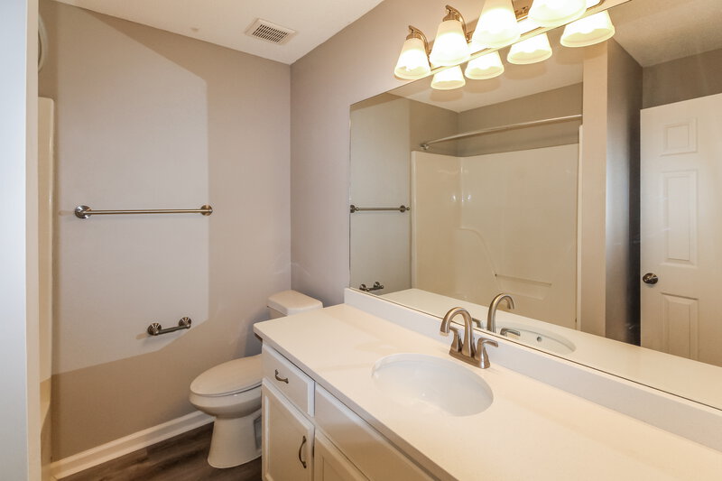 2,060/Mo, 3490 McIngvale Rd Hernando, MS 38632 Bathroom View