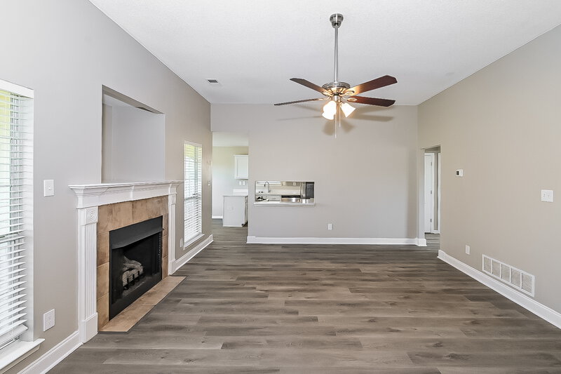 1,640/Mo, 7807 Nathan Sawyer Dr Southaven, MS 38671 Living Room View