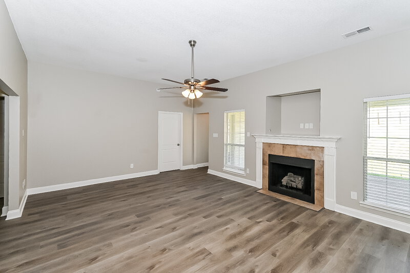 1,640/Mo, 7807 Nathan Sawyer Dr Southaven, MS 38671 Living Room View 2