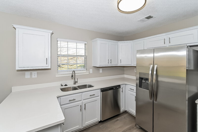 1,640/Mo, 7807 Nathan Sawyer Dr Southaven, MS 38671 Kitchen View