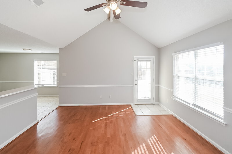 1,850/Mo, 7667 Fox Terrace Cv Olive Branch, MS 38654 Living Room View 2