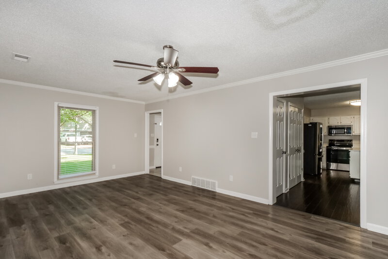 1,985/Mo, 2703 Twisted Oak Cv N Cordova, TN 38016 Living Room View
