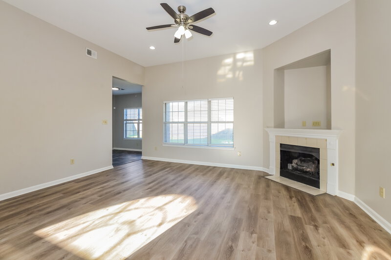 2,910/Mo, 4868 Harvest Park Dr Memphis, TN 38125 Living Room View