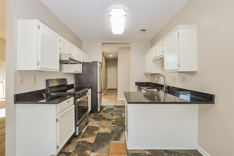 2,910/Mo, 4868 Harvest Park Dr Memphis, TN 38125 Kitchen View