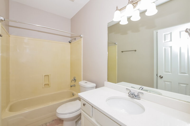 2,910/Mo, 4868 Harvest Park Dr Memphis, TN 38125 Bathroom View