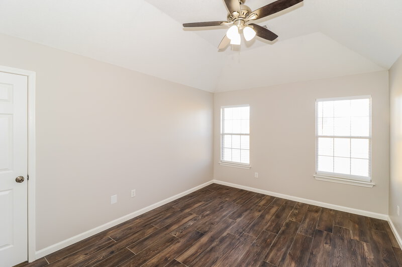 1,650/Mo, 35 Center Oak Dr Oakland, TN 38060 Main Bedroom View