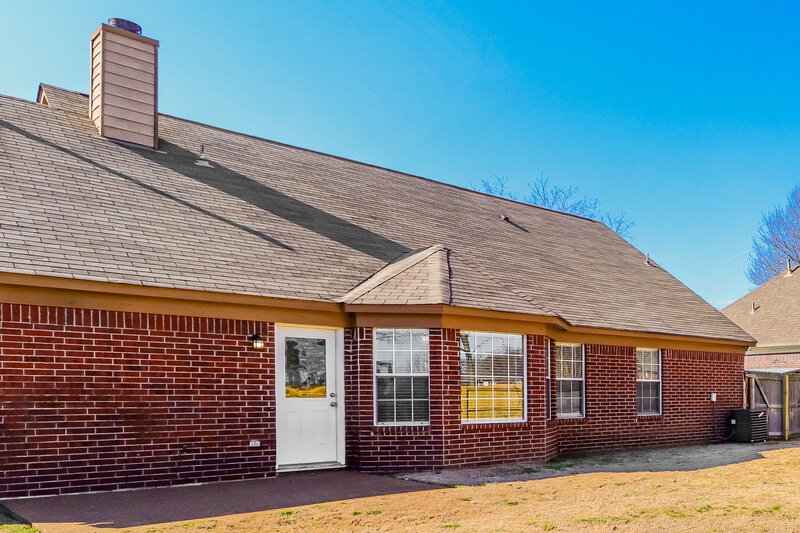 1,650/Mo, 35 Center Oak Dr Oakland, TN 38060 Rear View