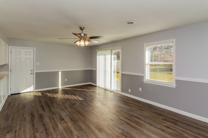 1,810/Mo, 5691 Briarwood Dr Horn Lake, MS 38637 Living Room View