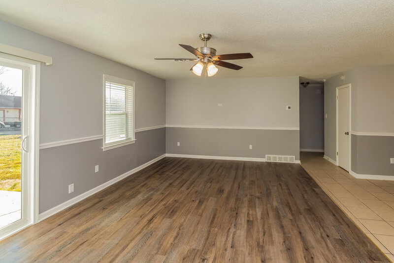 1,810/Mo, 5691 Briarwood Dr Horn Lake, MS 38637 Living Room View 2