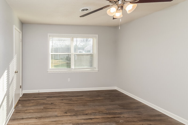 1,810/Mo, 5691 Briarwood Dr Horn Lake, MS 38637 Main Bedroom View