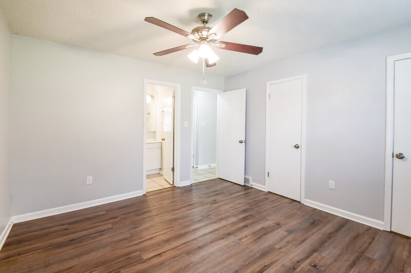 1,680/Mo, 5691 Briarwood Dr Horn Lake, MS 38637 Main Bedroom View