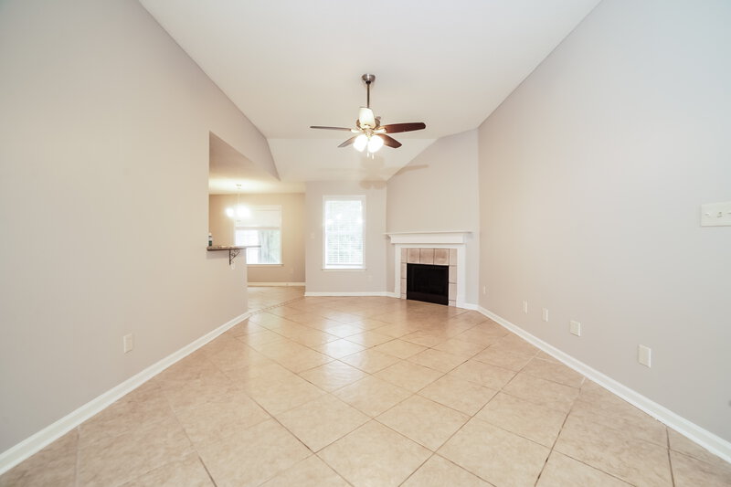 1,735/Mo, 2755 Fletcher View Dr Cordova, TN 38016 Living Room View 2
