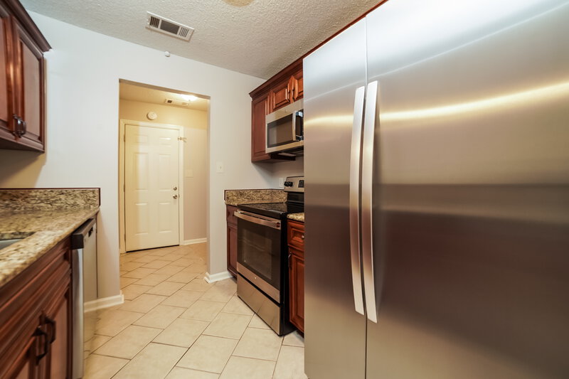 1,735/Mo, 2755 Fletcher View Dr Cordova, TN 38016 Kitchen View 2