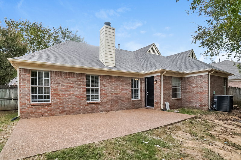1,735/Mo, 2755 Fletcher View Dr Cordova, TN 38016 Rear View