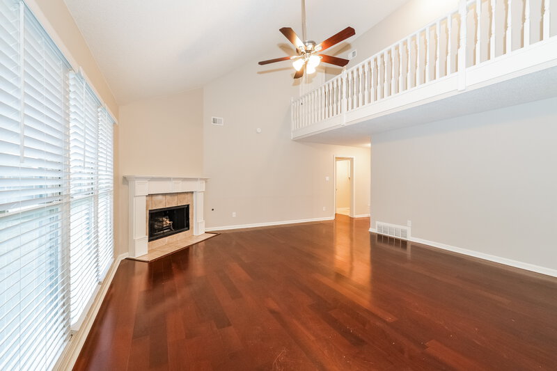 2,395/Mo, 1855 Oak Springs Dr Cordova, TN 38016 Living Room View 2