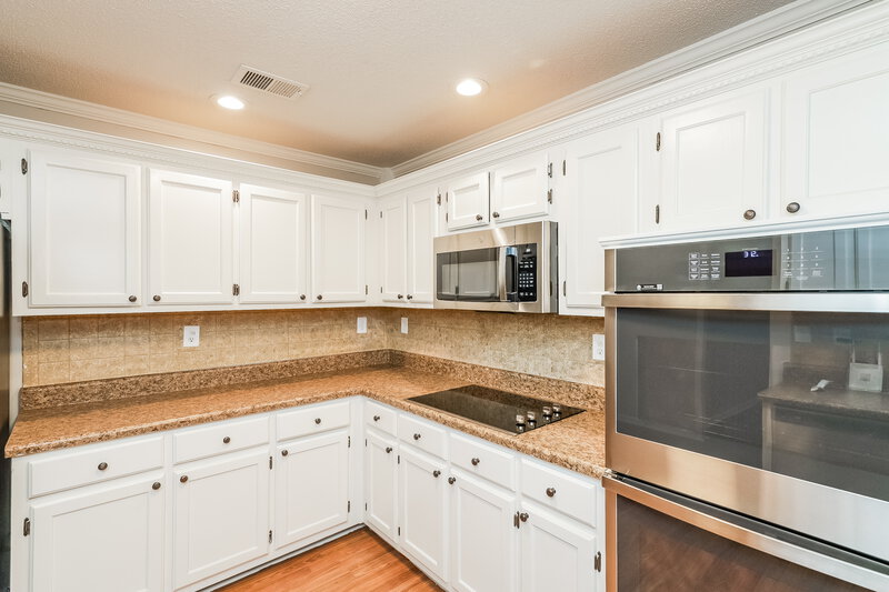 2,395/Mo, 1855 Oak Springs Dr Cordova, TN 38016 Kitchen View 2