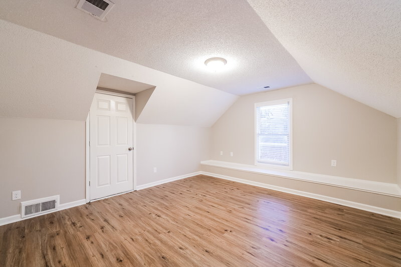 2,395/Mo, 1855 Oak Springs Dr Cordova, TN 38016 Bonus Room View