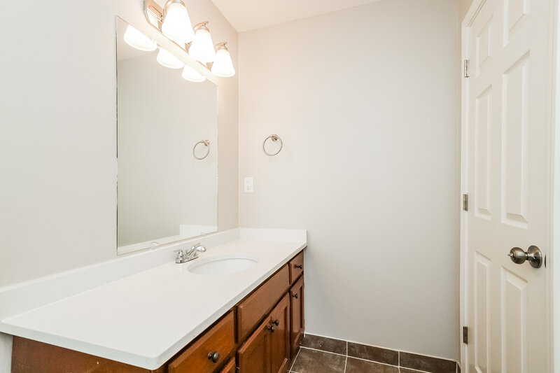 2,395/Mo, 1855 Oak Springs Dr Cordova, TN 38016 Bathroom View
