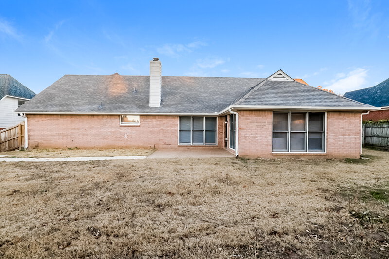 2,395/Mo, 1855 Oak Springs Dr Cordova, TN 38016 Rear View