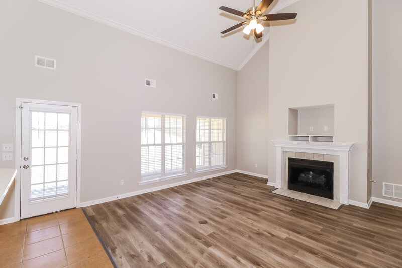 2,265/Mo, 5370 Mahogany Ridge Dr Arlington, TN 38002 Living Room View