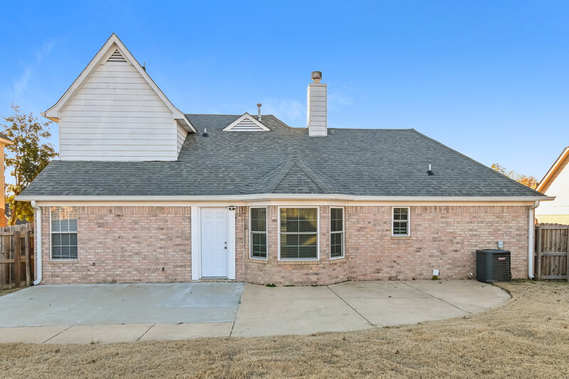 2,385/Mo, 7140 Hunters Forest Dr Olive Branch, MS 38654 Bathroom View 2