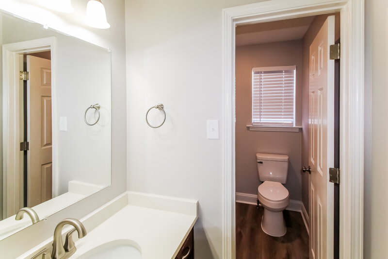 2,190/Mo, 628 Old River Cv Cordova, TN 38018 Bathroom View 3