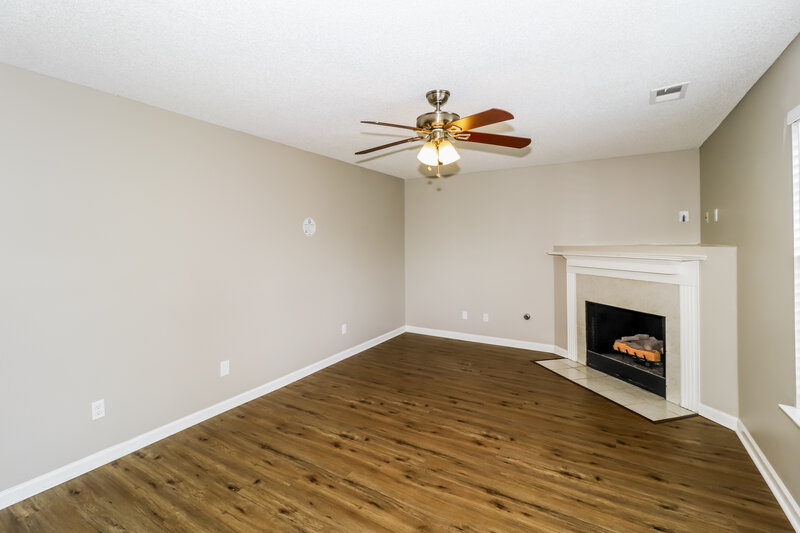 1,570/Mo, 5767 Steffani Dr Southaven, MS 38671 Living Room View