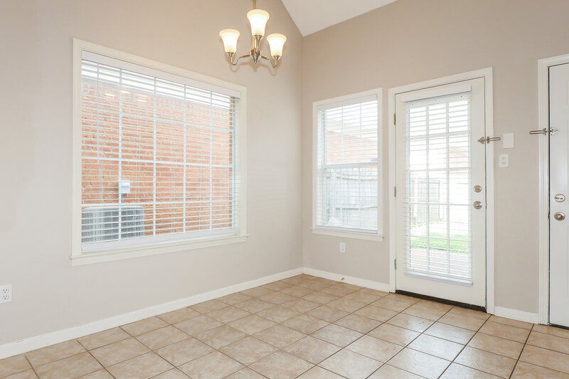 1,695/Mo, 600 Ashley Glen Cir W Cordova, TN 38018 Breakfast Nook View