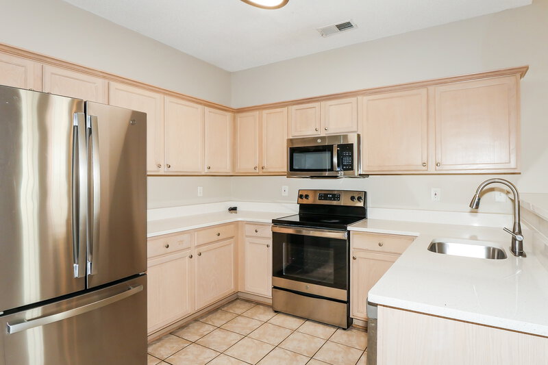 1,695/Mo, 600 Ashley Glen Cir W Cordova, TN 38018 Kitchen View