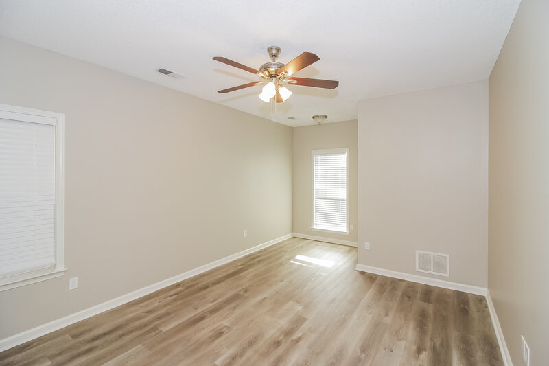 2,670/Mo, 600 Ashley Glen Cir W Cordova, TN 38018 Main Bedroom View