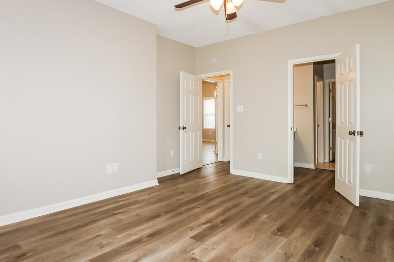 1,695/Mo, 600 Ashley Glen Cir W Cordova, TN 38018 Main Bedroom View 2