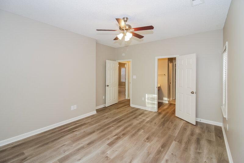 2,670/Mo, 600 Ashley Glen Cir W Cordova, TN 38018 Main Bedroom View 2