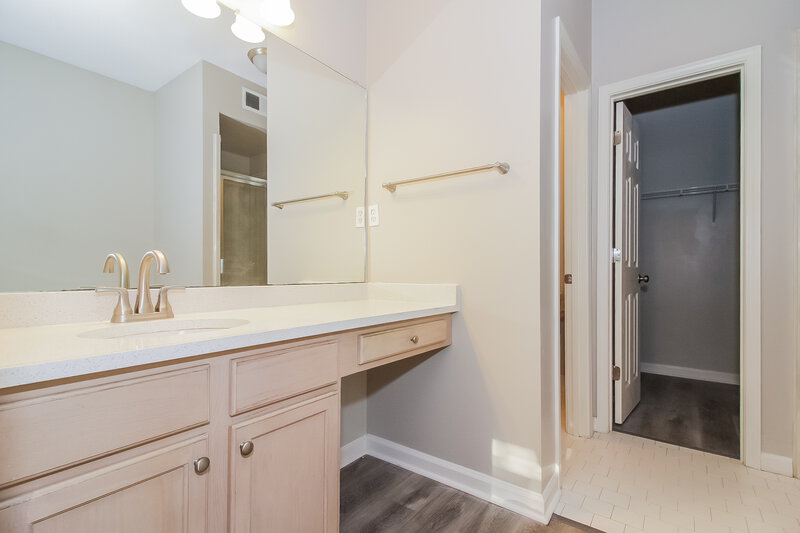 2,670/Mo, 600 Ashley Glen Cir W Cordova, TN 38018 Main Bathroom View