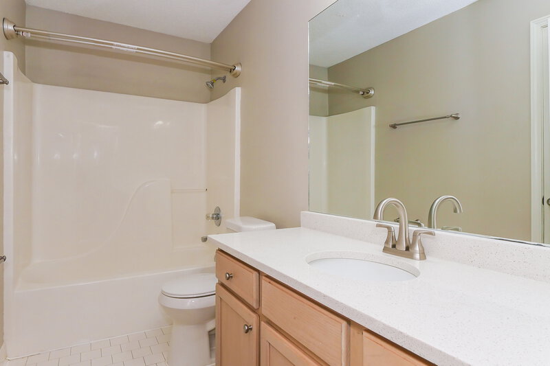 1,695/Mo, 600 Ashley Glen Cir W Cordova, TN 38018 Bathroom View