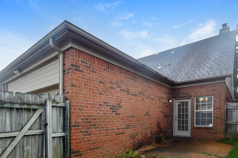 1,695/Mo, 600 Ashley Glen Cir W Cordova, TN 38018 Rear View
