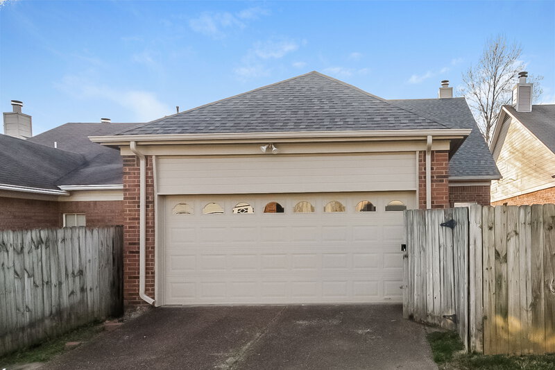 2,670/Mo, 600 Ashley Glen Cir W Cordova, TN 38018 Rear View 2