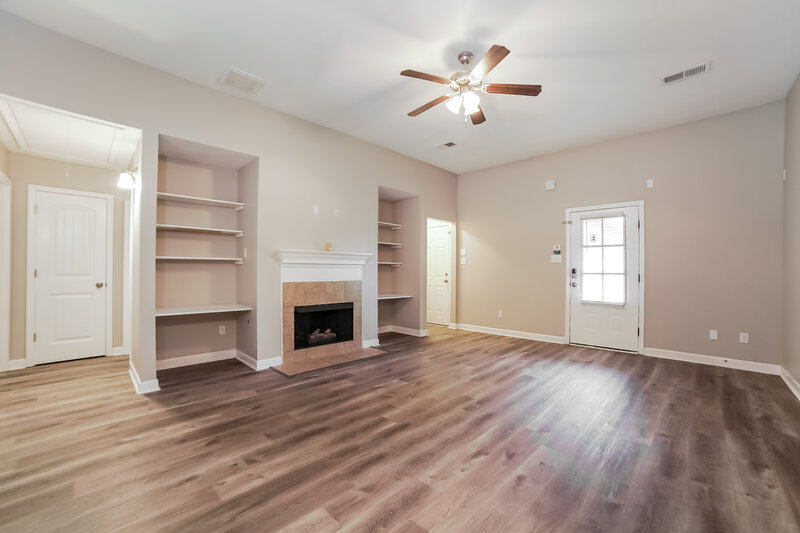 1,805/Mo, 3933 Jordan View Dr Southaven, MS 38671 Living Room View