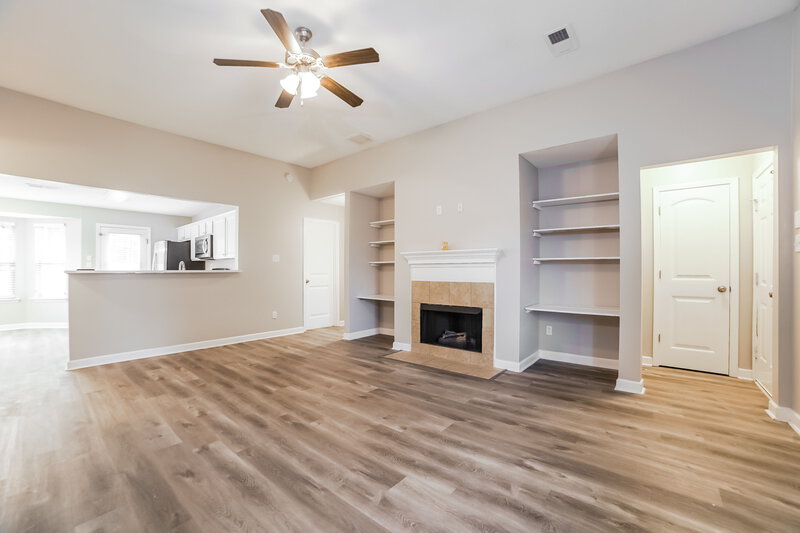 1,805/Mo, 3933 Jordan View Dr Southaven, MS 38671 Living Room View 3